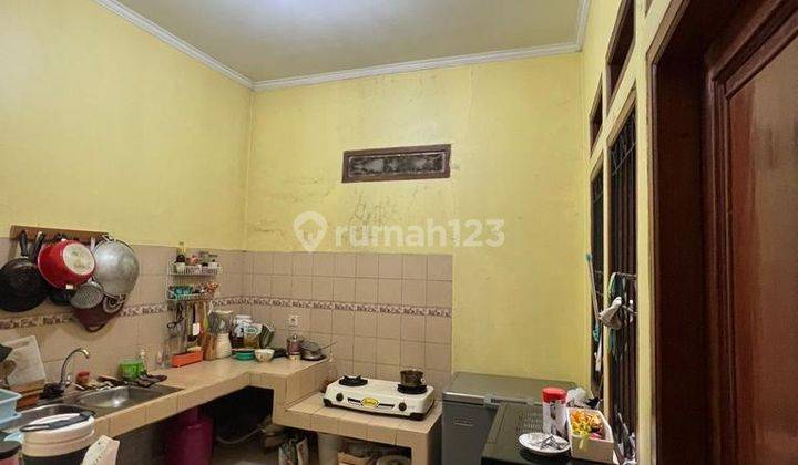 Rumah Cantik Modern Bangunan 3 Lantai di Bukit Ligar 2