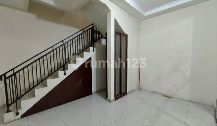 Comfortable Minimalist 2-Story House in Turangga, Bandung 2