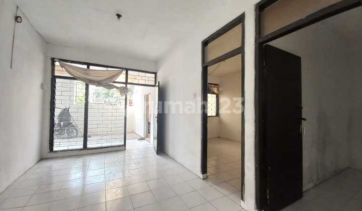 Rumah Nyaman Minimalis di Taman Kopo Indah 1