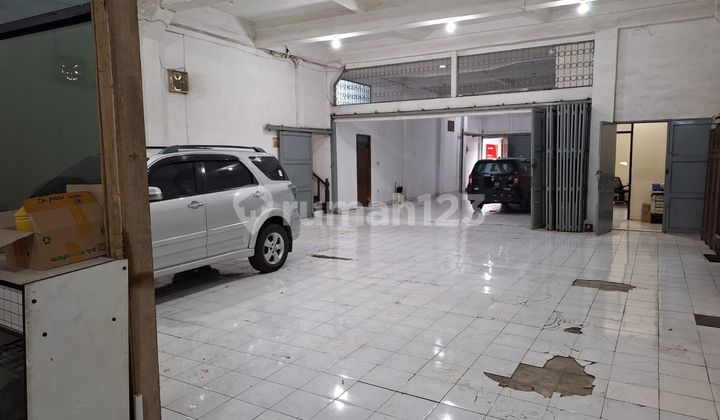 Rumah Plus Tempat Usaha Strategis di Tengah Kota Rumah Plus Tempat Usaha Strategis di Tengah Kota