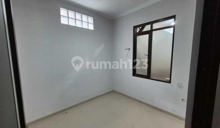 Rumah Nyaman Minimalis Lokasi di Batununggal 2