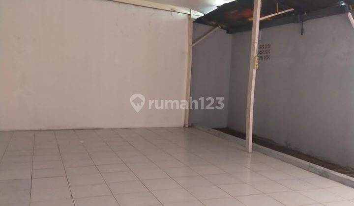 Rumah Minimalis Nyaman di Taman Kopo Indah 1