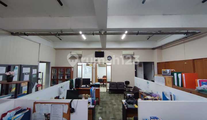 Commercial Building in Sukajadi Strategic Location
