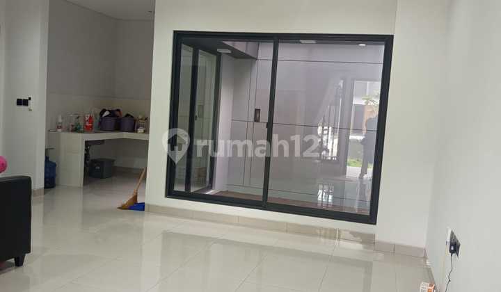 Beautiful Modern Minimalist House in Summarecon