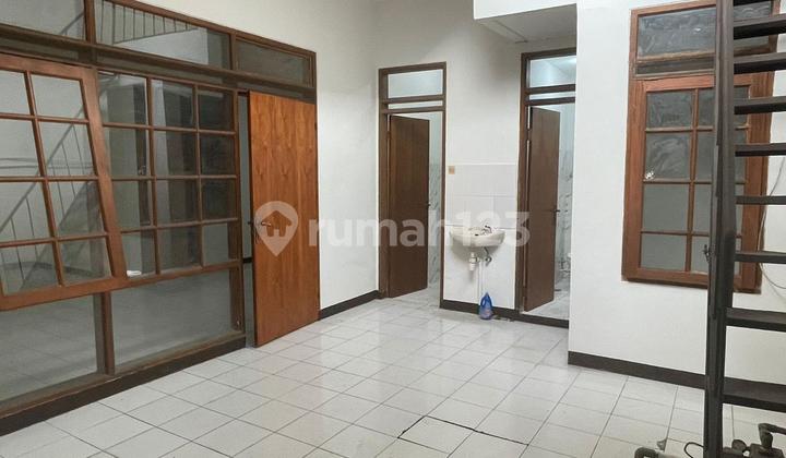 Comfortable Minimalist Modern House in Taman Kopo Indah 1 2