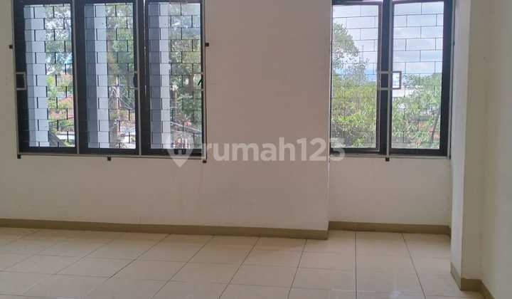 Strategic Business Space on Sukajadi Main Road Strategic Business Space on Sukajadi Main Road