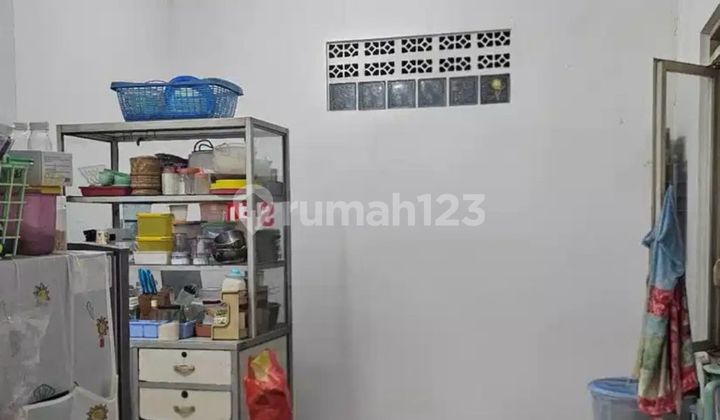 Comfortable Minimalist House in Taman Kopo Indah 3