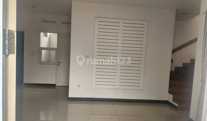 Rumah Minimalis Modern di Komplek Arcamanik 1