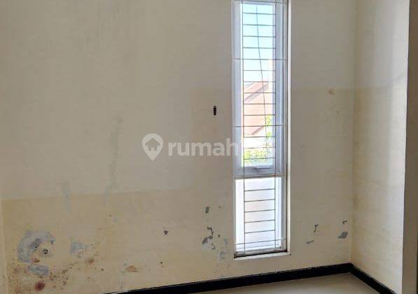 Rumah Minimalis 2 Lantai di Taman Kopo Indah 5 2