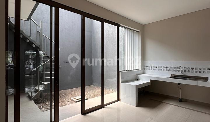 Rumah Baru Minimalis Lokasi di Kembar Timur Rumah Baru Minimalis Lokasi di Kembar Timur