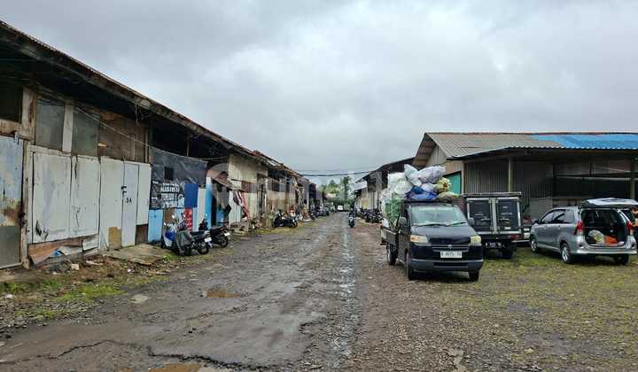 Tanah dan Bangunan Lokasi Strategis di Cibeureum