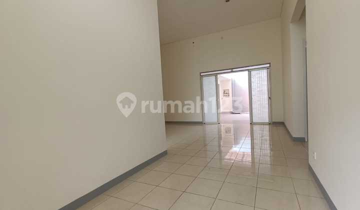 Rumah Nyaman Minimalis Modern di Kota Baru Parahyangan