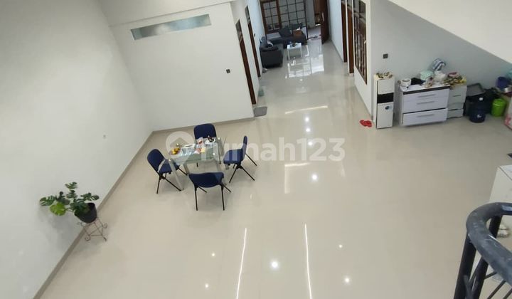 Rumah Minimalis Full Renov di Taman Holis Indah 1 2