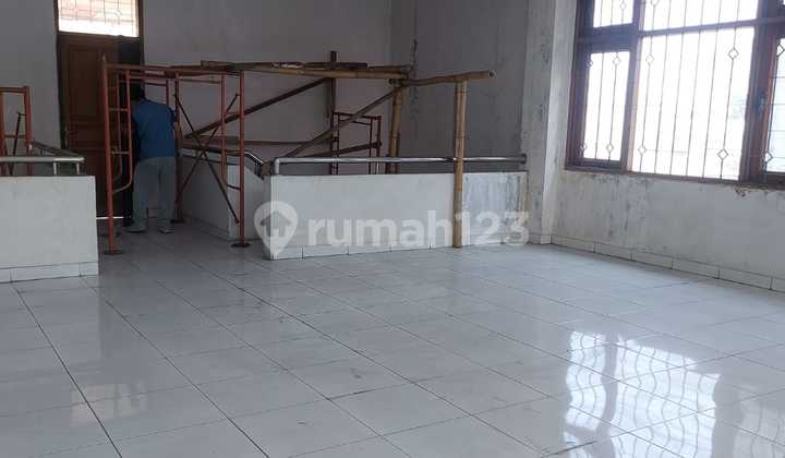 Ruko Kondisi Apa Adanya Lokasi di Moch Toha