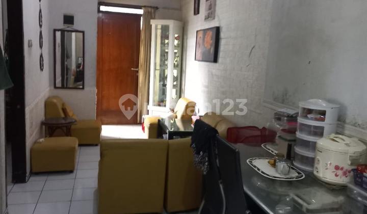 Rumah Nyaman Minimalis di Perumahan Adipura