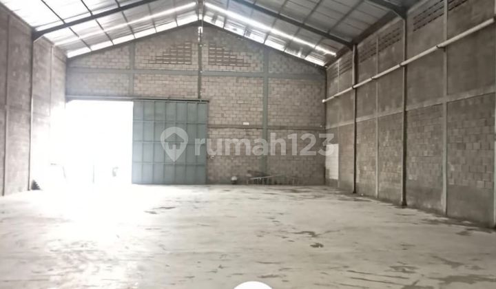 Land Plus Building in Bkr Wing Prime Location