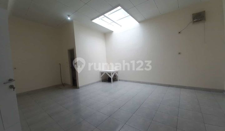 Rumah Minimalis Nyaman di Taman Kopo Indah 3 2