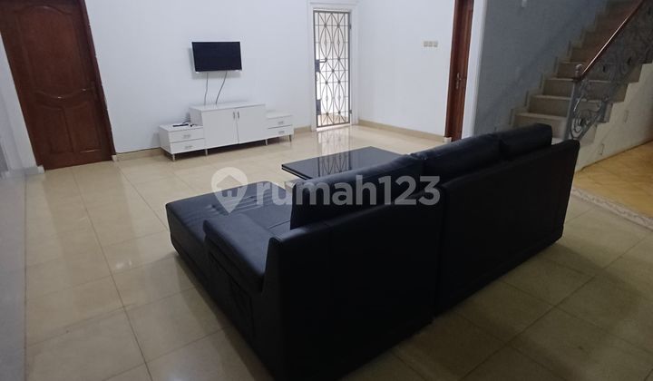 Rumah Besar Bagus 2 Lantai di Sayap Buah Batu