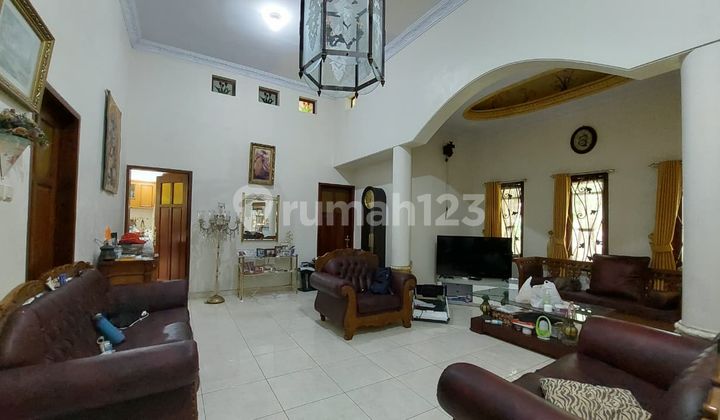 Ruma Nyaman Modern 2 Lantai di Burangrang