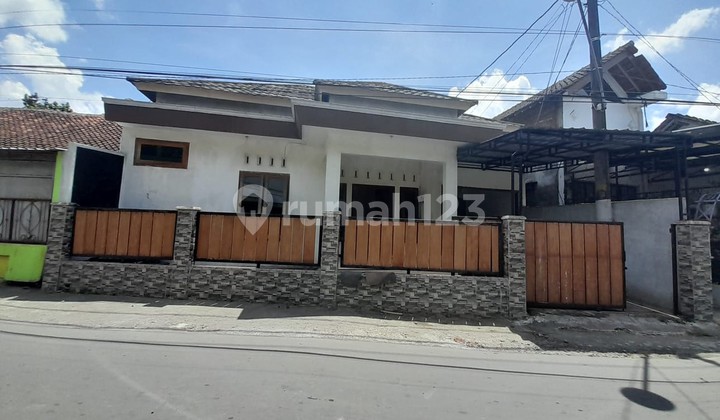 Rumah Tinggal 3 Kamar Tidur Lokasi Strategis di Sendangtirto Berbah Sleman