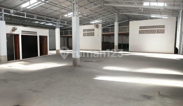 Warehouse & Office Building Strategically Located in Rejowinangun, Yogyakarta