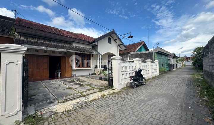 Dijual Rumah Strategis & Nyaman di Maguwoharjo - Depok Sleman Dijual Rumah Strategis & Nyaman di Maguwoharjo - Depok Sleman