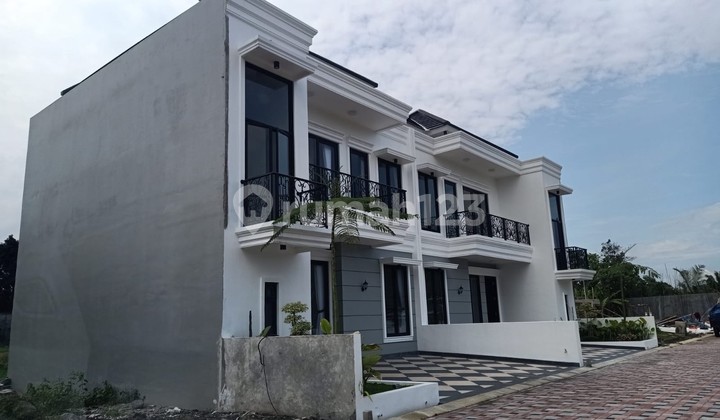 Luxury House in a Housing Complex Near Sleman Regency Government Complex, Yogyakarta 2