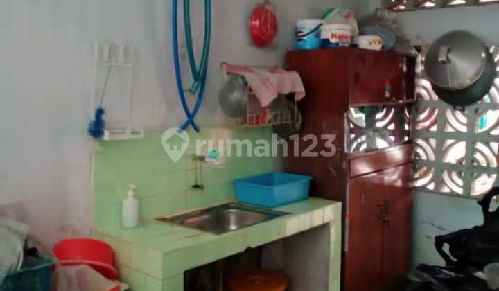 Corner House at Salemba Utan Barat, Matraman 2