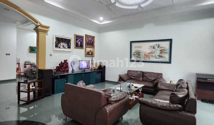 Rumah 3 Lantai Semi Furnished Muara Karang Lokasi Startegis Jakarta Utara