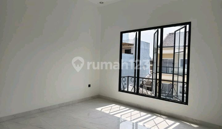 Rumah 3 Lantai Harga Nego Muara Karang Lokasi Startegis Jakarta Utara 2
