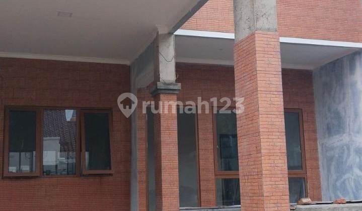 Rumah Jual Bagus 2 Lantai di Raffles Hills 1