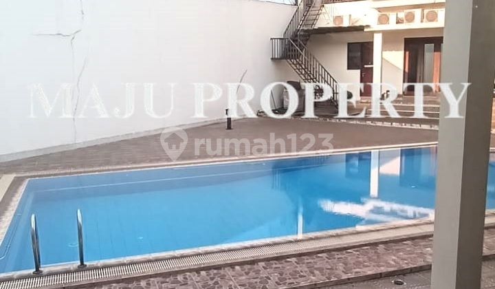 Rumah Ada Kolam Renang, Jual Cepat, Di Raffles Hills 2