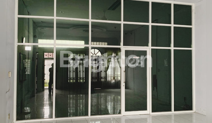 Rumah Mewah 3 Lantai Full Furnish di S. Parman dekat Mall