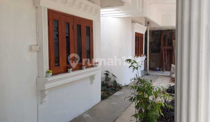 Dijual Rumah Cantik tengah kota siap pakai Semarang 1