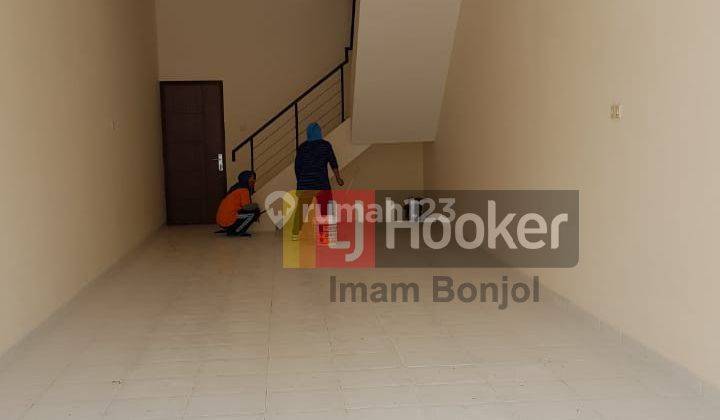 Disewakan ruko strategis 2 lantai Banyumanik Semarang 7810 4