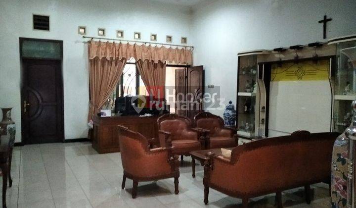 Dijual rumah cantik 2 lantai tengah kota Semarang 7881 2