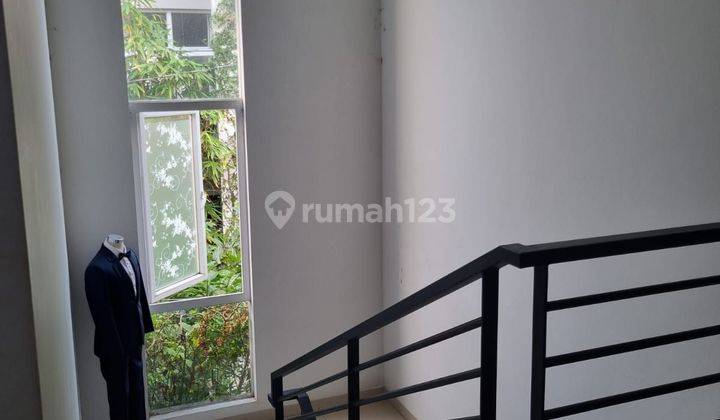 Dijual rumah cantik 2 lantai Pleburan Semarang 8162 2