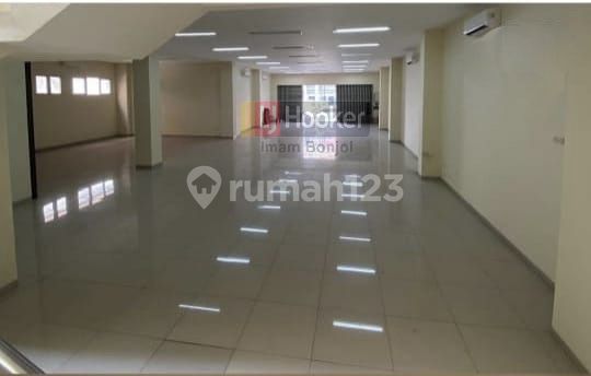 Disewakan ruko 3 lantai strategis Gajah mada Semarang 5803