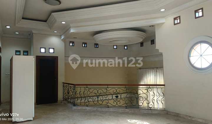 For rent: 2-story house in West Semarang 10119
