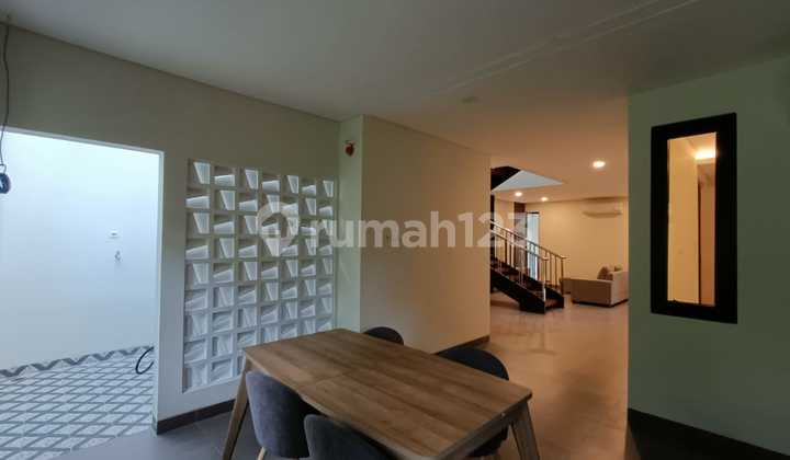 Jual Rumah Siap Huni dan Nyaman Candi Golf Semarang Selatan – 10272 2