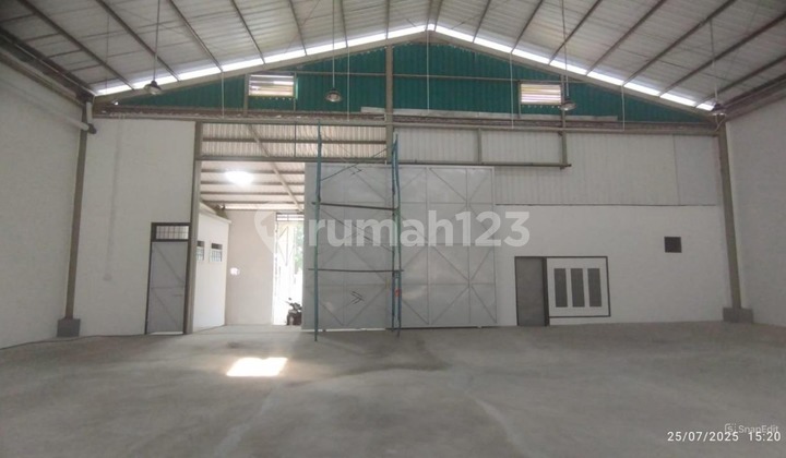 For rent, ready-to-use warehouse in Manyaran, 10490. For rent, ready-to-use warehouse in Manyaran, 10490.