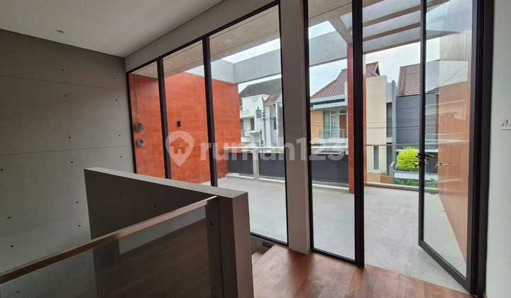 Dijual rumah siap huni 2 lantai Banyumanik Semarang - 10993 2