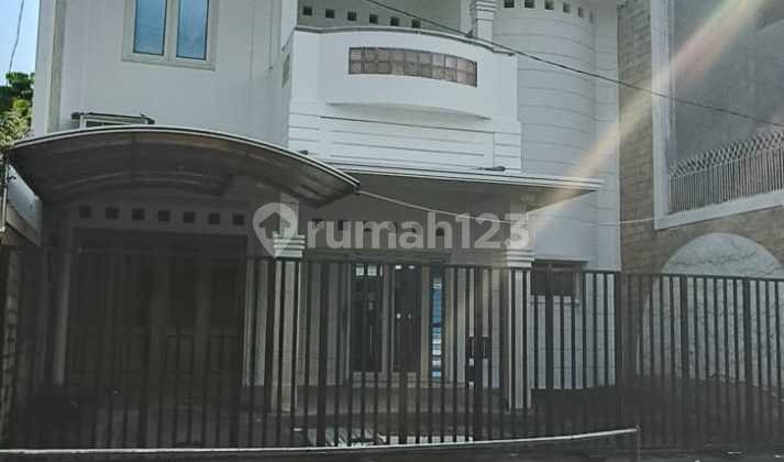Disewakan rumah siap pakai 2 lantai tengah kota semarang 10508 1