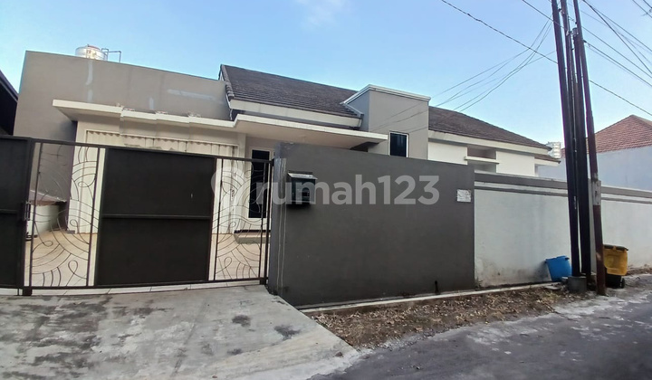 Disewakan rumah cantik 1 lantai Banyumanik semarang 10755 2