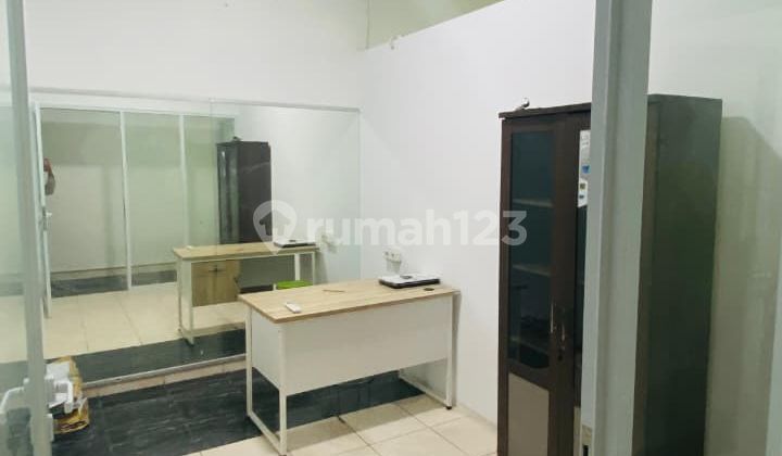Sold Ready-to-Use 3-Story Shophouse in Banyumanik 11373 2