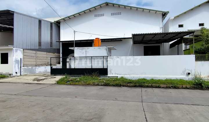 Warehouse for rent, ready to occupy, Gatot Subroto, Semarang 10310. 1