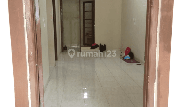 Disewakan Rumah Luas Siap Huni Lingkungan Asri Dekat Stasiun Bekasi 3