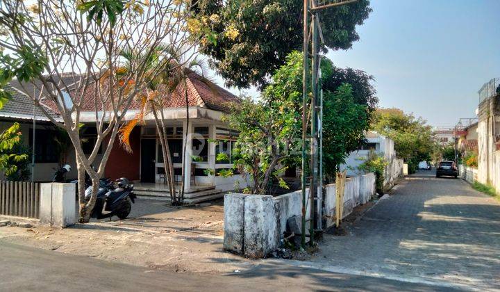 Rumah Jogja Jl.kaliurang Km 5 Gg Megatruh Lt 822 M2 Lb 310 M2 SHM 2