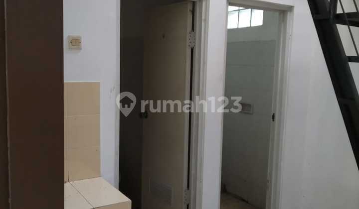 Sewa Rumah 2 Lantai 
Masuk motor 10meter Ke Jalan Utama Sayap Talaga Bodas 3