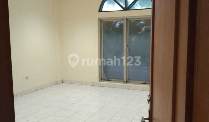Disewakan Ruko Ful Renove Mainroad Dekat Jalan Garuda 5